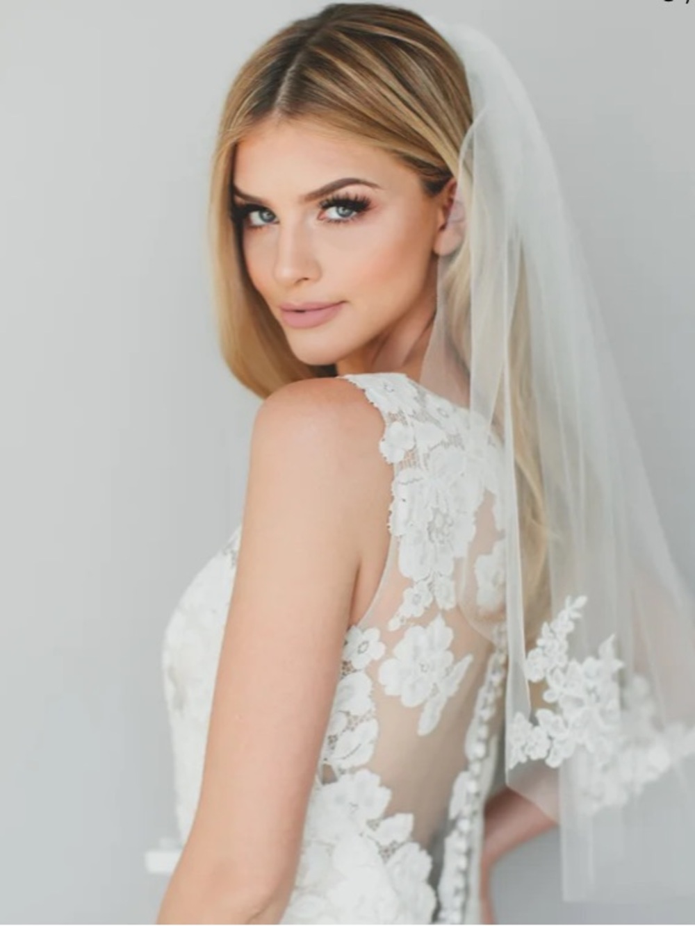 Veil Trends Single Layer Ivory Appliqué Lace Veil #1520 NWT